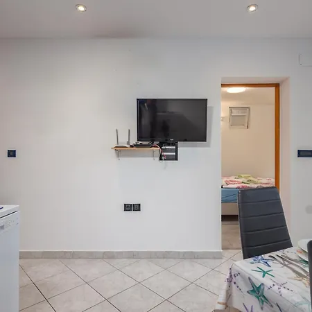 With Sea View Or Outdoor Jacuzzi Apartament Novi Vinodolski