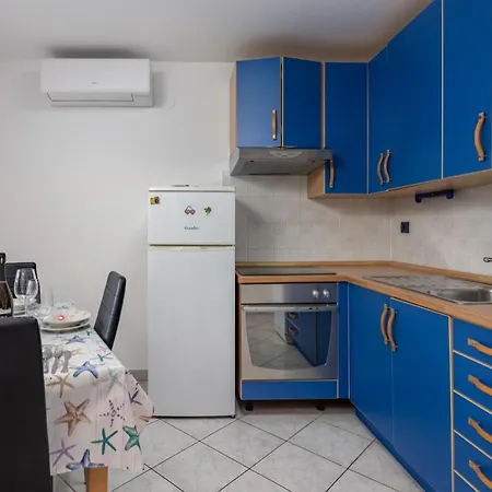 Apartamento With Sea View Or Outdoor Jacuzzi Novi Vinodolski