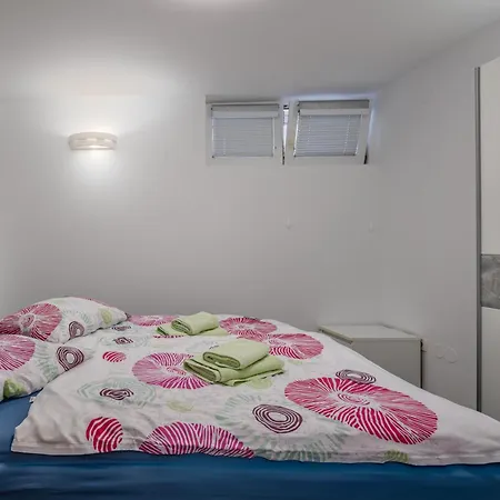 Apartamento With Sea View Or Outdoor Jacuzzi Novi Vinodolski