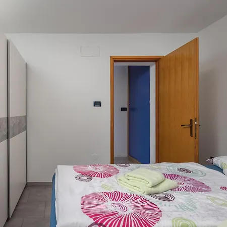With Sea View Or Outdoor Jacuzzi Novi Vinodolski
