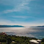With Sea View Or Outdoor Jacuzzi *