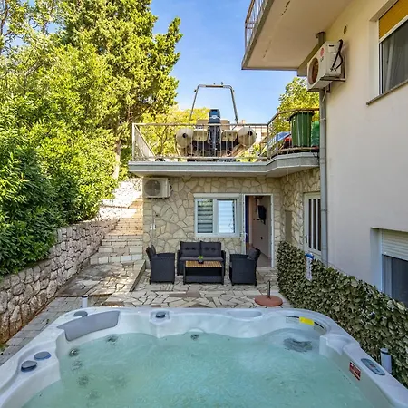 With Sea View Or Outdoor Jacuzzi * Novi Vinodolski