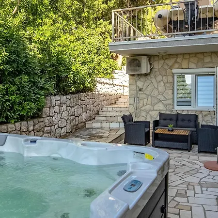 With Sea View Or Outdoor Jacuzzi アパート *