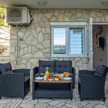 With Sea View Or Outdoor Jacuzzi *