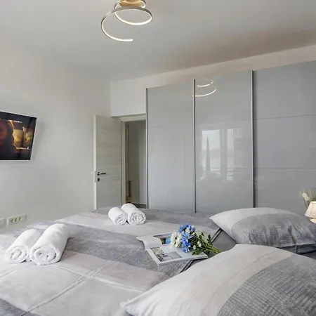 アパート With Sea View Or Outdoor Jacuzzi ノヴィ・ヴィノドロスキー