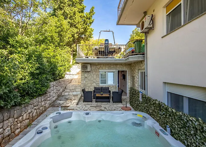 With Sea View Or Outdoor Jacuzzi * ノヴィ・ヴィノドロスキー