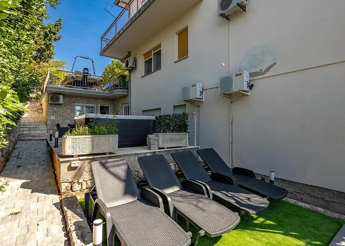 Apartment With Sea View Or Outdoor Jacuzzi *