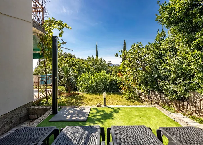 Apartment With Sea View Or Outdoor Jacuzzi