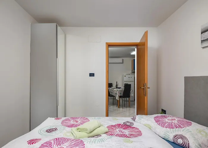 With Sea View Or Outdoor Jacuzzi * Novi Vinodolski