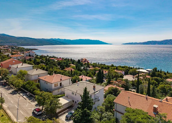 With Sea View Or Outdoor Jacuzzi Novi Vinodolski