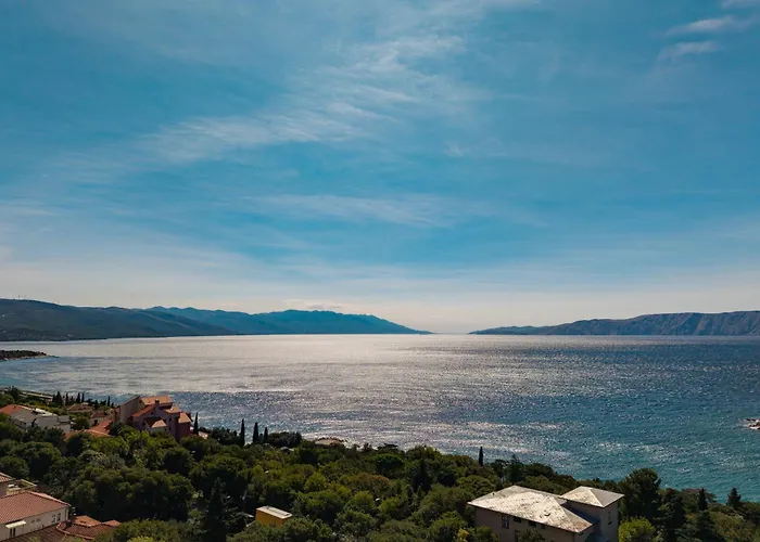 With Sea View Or Outdoor Jacuzzi *