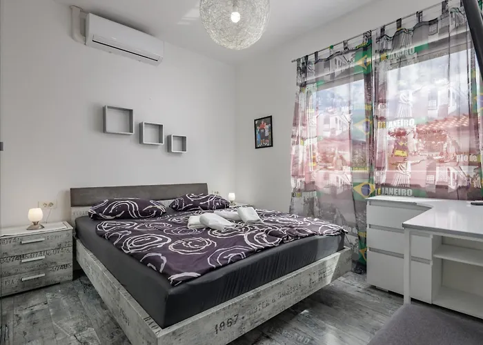 With Sea View Or Outdoor Jacuzzi *