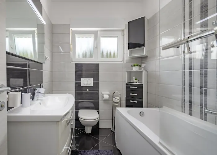 Apartment With Sea View Or Outdoor Jacuzzi *